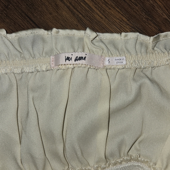 Mi Ami Cream Satin Cami Tie Ruffle Peplum Top - Picture 6 of 7